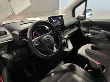 Fotografie 12 des Opel Combo Life 1.2 Turbo Start/Stop Edition