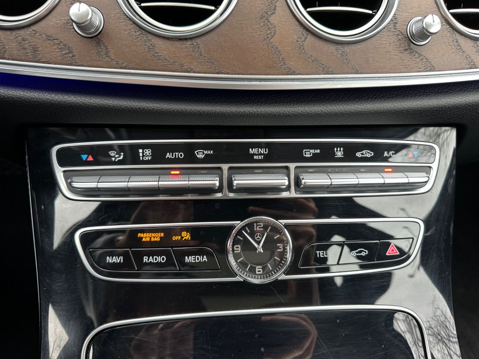Fahrzeugabbildung Mercedes-Benz E 300d T AMG*360Kamera*Panorama*Exclusive