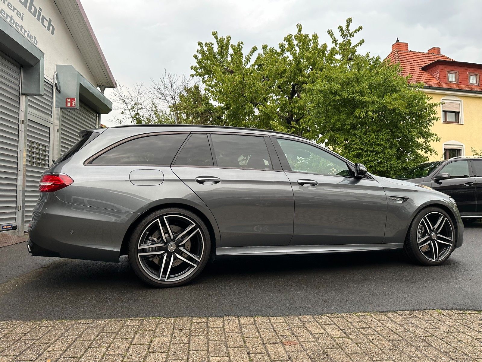 MERCEDES-BENZ E 63T AMG +Night+PAGA+HUD+Sound+SitzKlima+Beam+