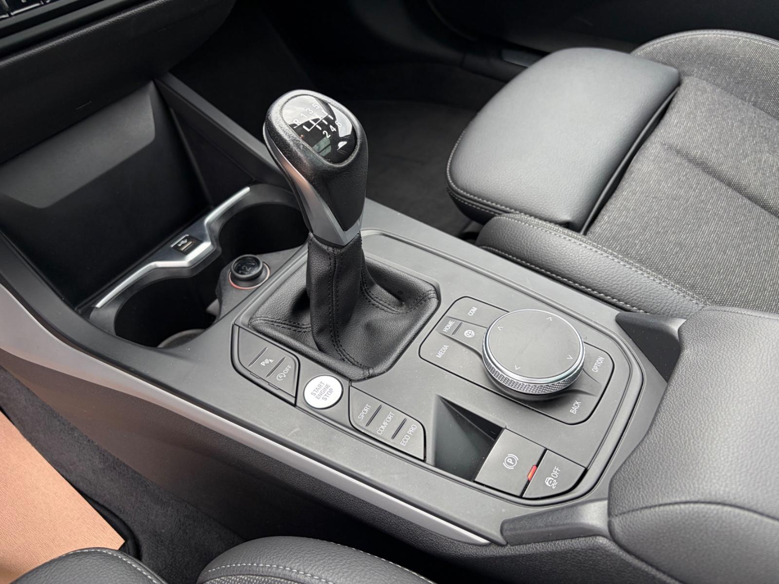 BMW 118 I Advantage AHK | LED | PANO | DAB