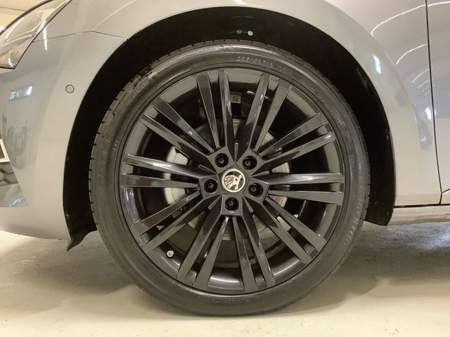 Superb Combi Style 2,0 TDI 360° MATRIX AHZ NAVI