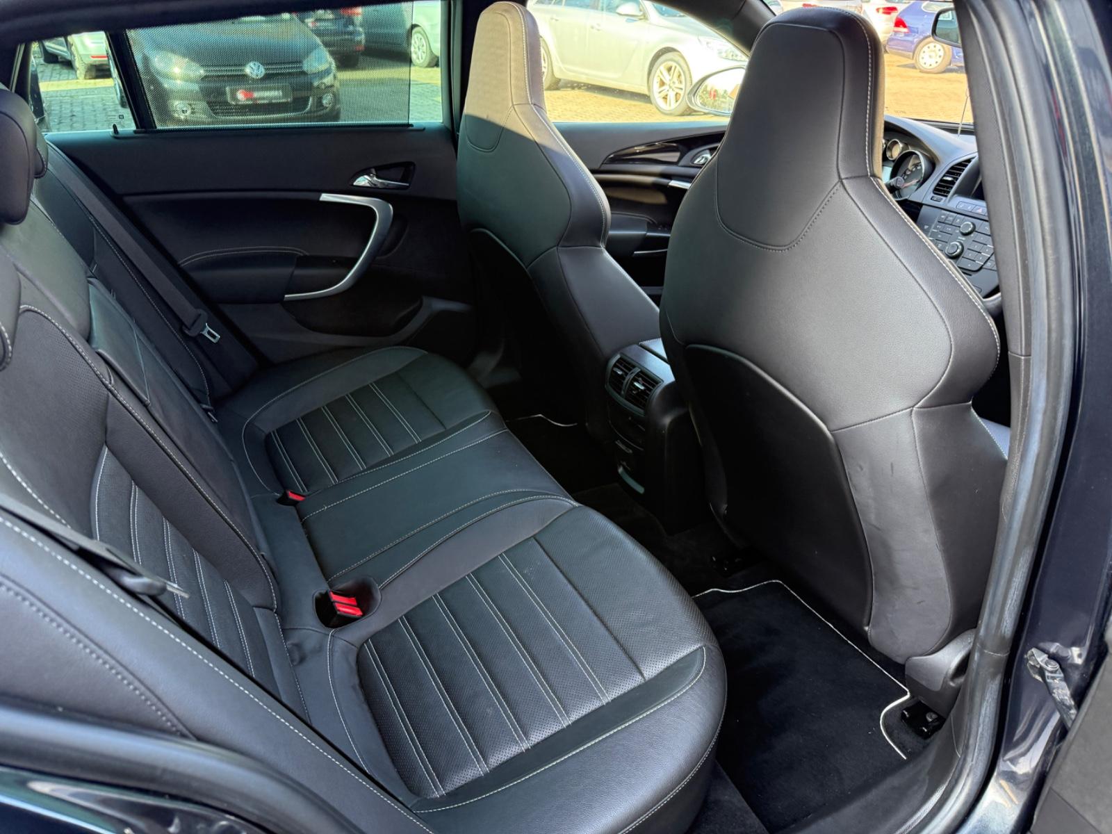 OPEL INSIGNIA A SPORTS TOURER OPC 4X4*PANORAMA | 325 ch | BVM