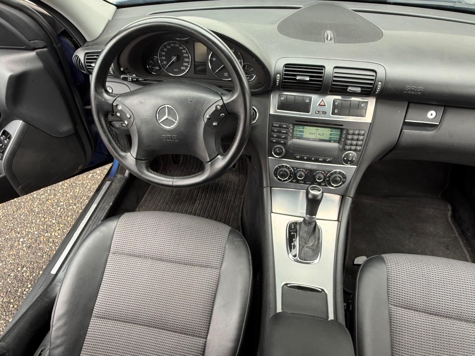Mercedes-Benz C220 2007 — photo 14