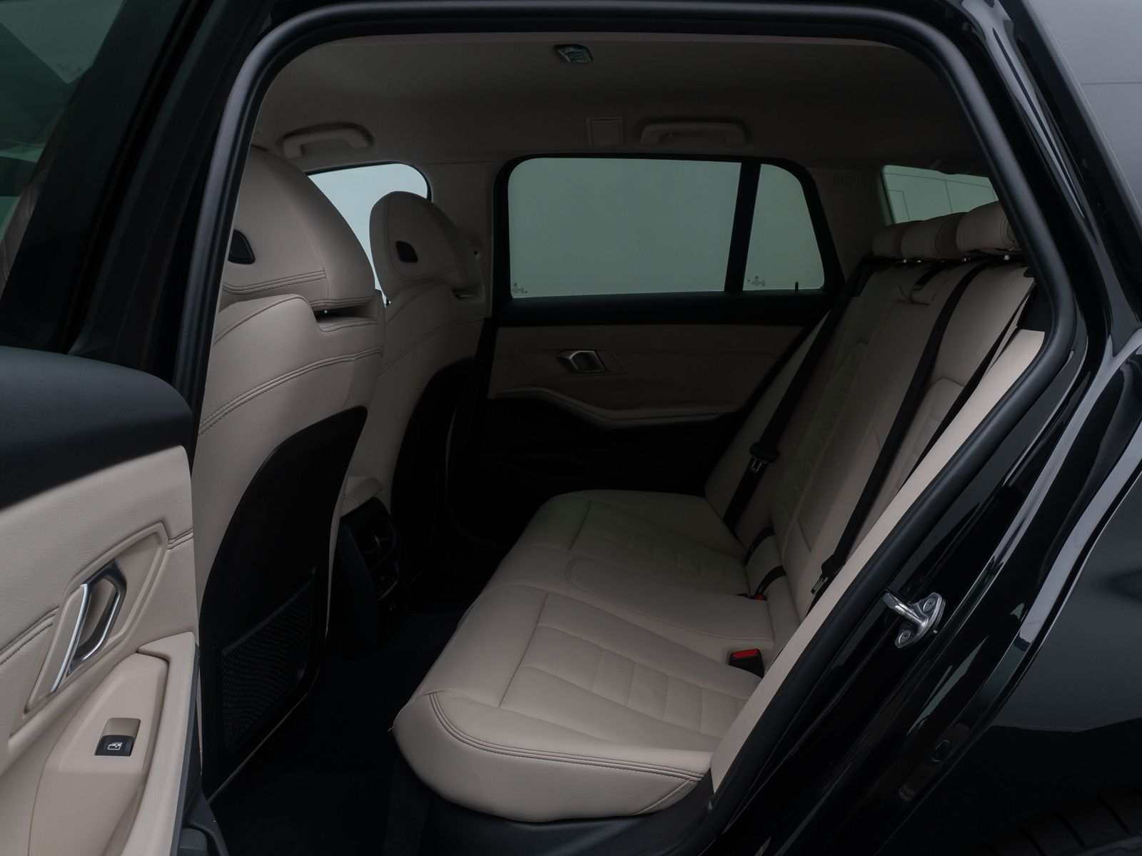 Fahrzeugabbildung BMW 318d GeschwindigReg DAB CockpitPlus Sportsitz