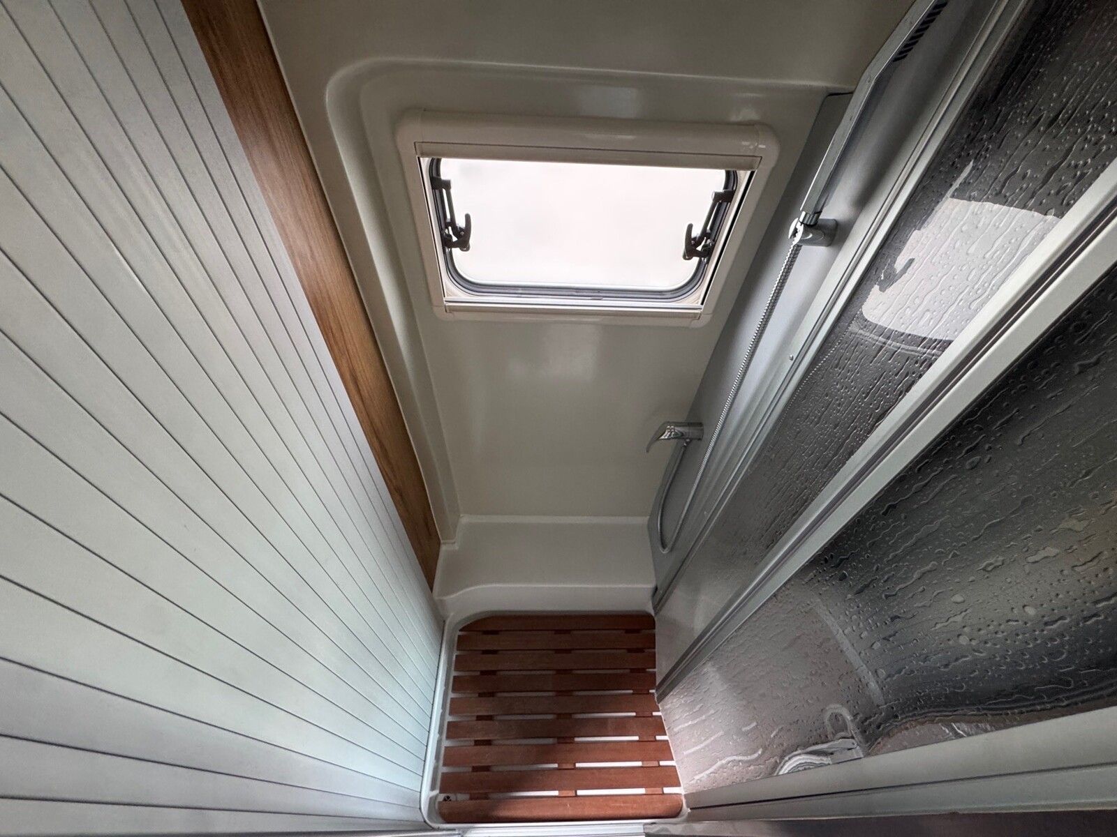 Fahrzeugabbildung Karmann Dexter 4x4 DE 570 AW Klima, RFK, Heizung 4KW