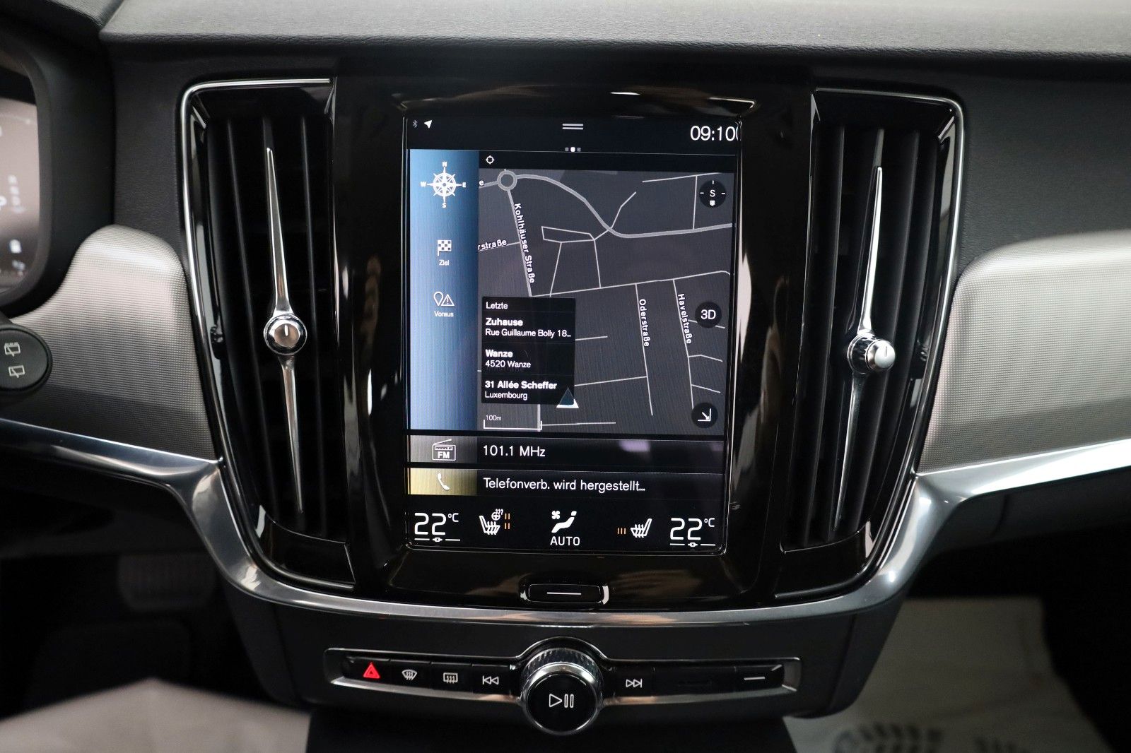 Fahrzeugabbildung Volvo V90 B4 Momentum Pro, Xenium-Pak, Leder, H&K, ACC