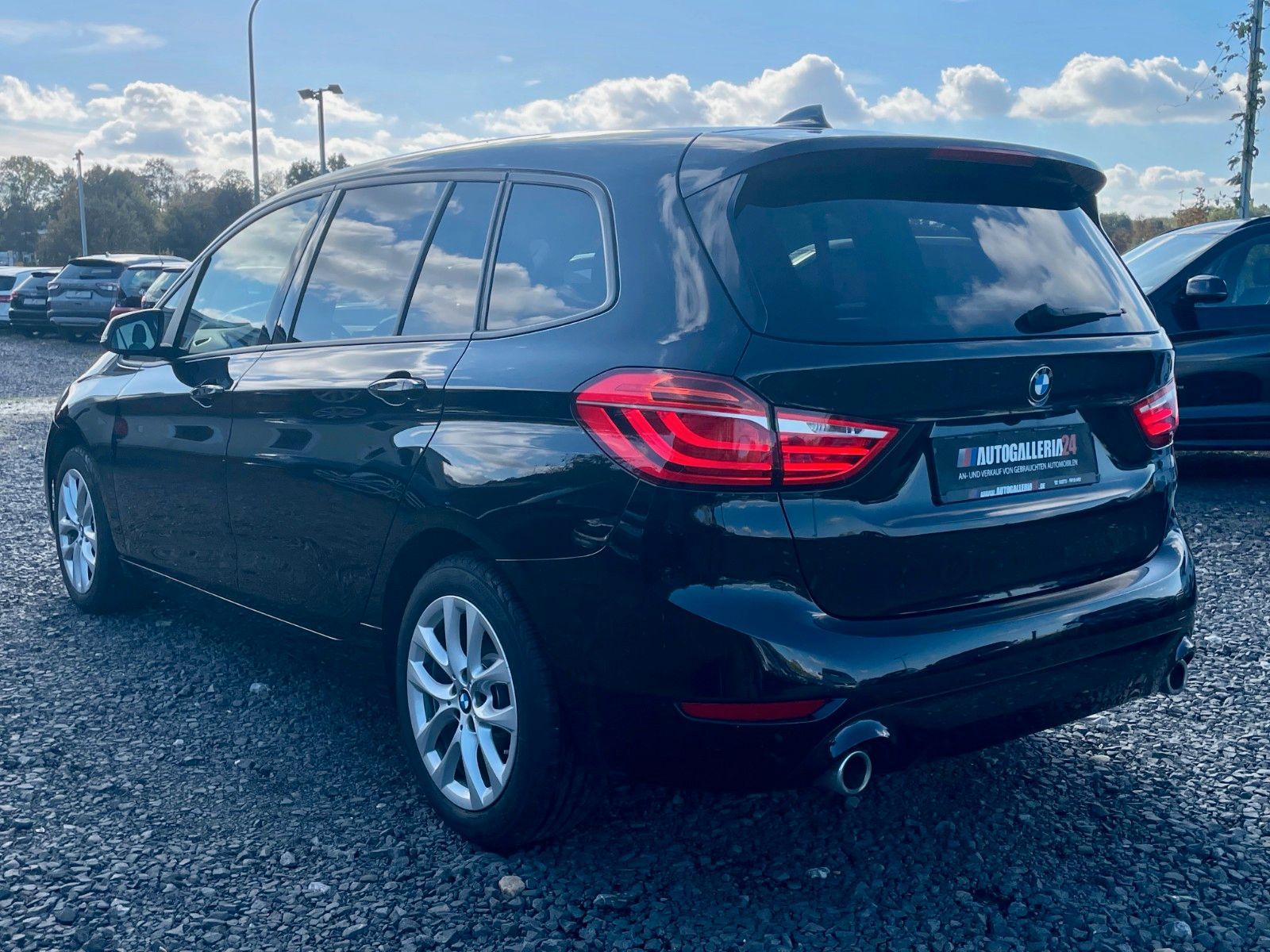 Fahrzeugabbildung BMW 218d xDrive Gran Tourer Aut. Navi LED AHK Kamera