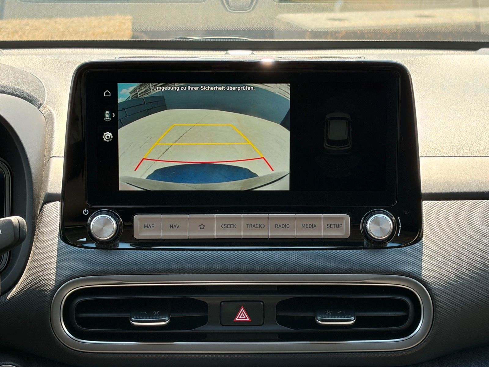 Fahrzeugabbildung Hyundai KONA E Trend 2WD CarPlay Schiebedach ACC CAM HuD
