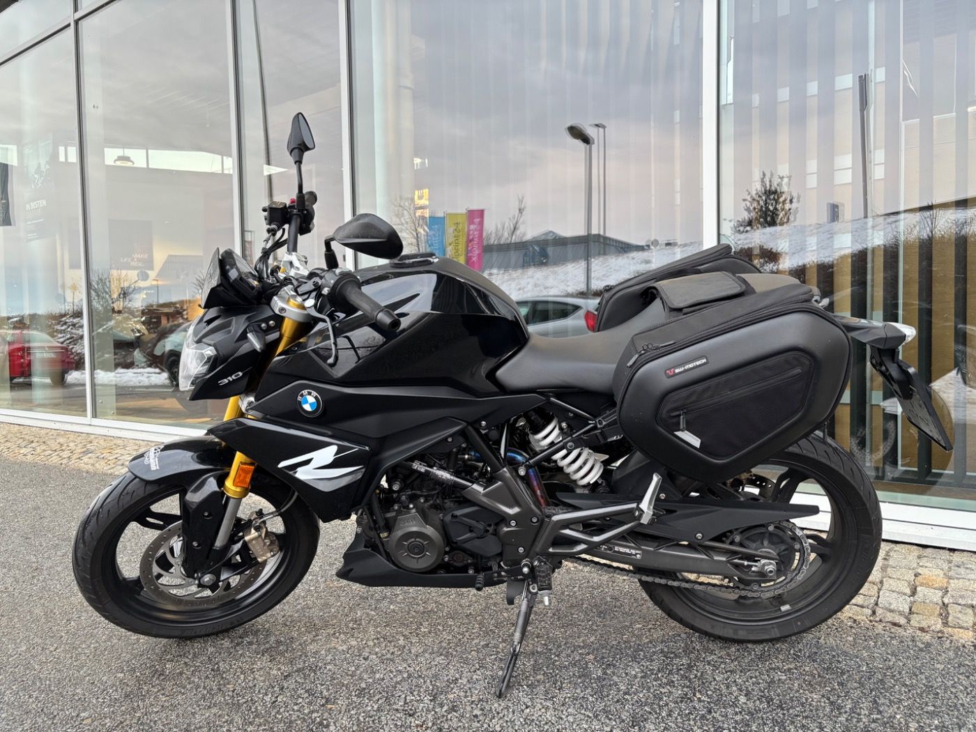Fahrzeugabbildung BMW G 310 R mit Seitentaschen