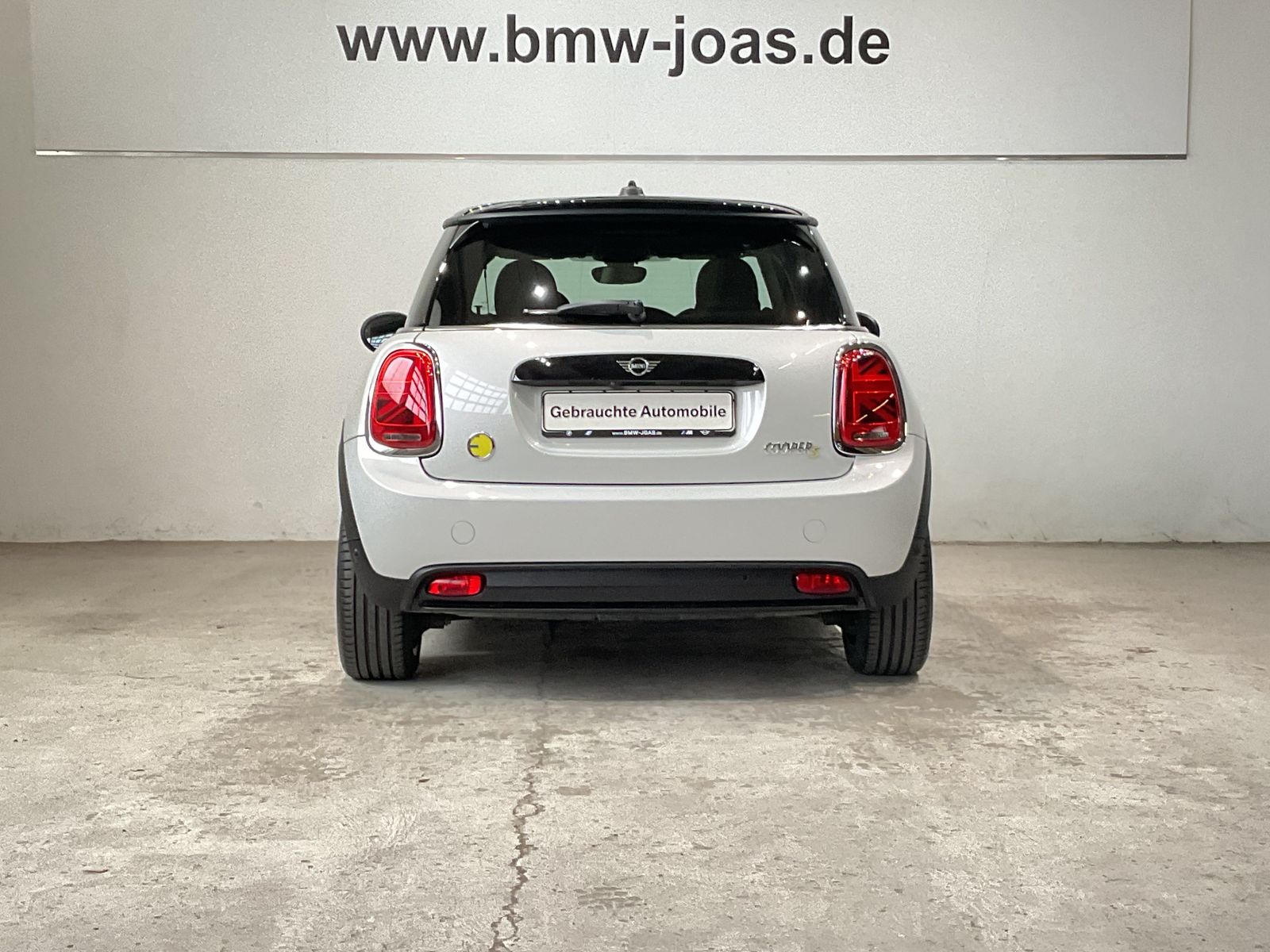 Fahrzeugabbildung MINI Cooper SE PDC vor+hi RFK Navi Tempomat Shz