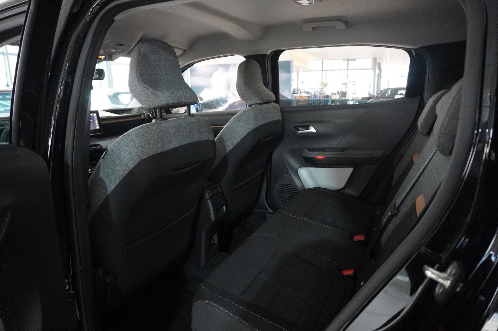 Fahrzeugabbildung Citroën C3 Aircross 1.2 HYBRID PLUS DSC NAVI/LED/KAMERA