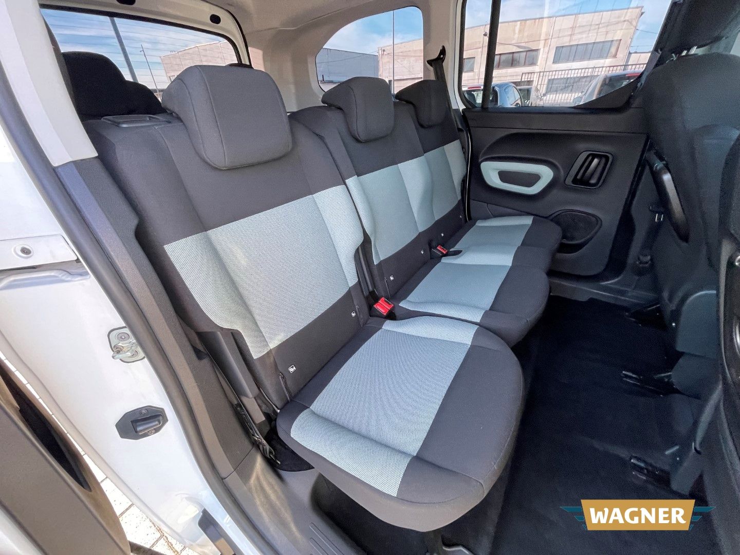 Fahrzeugabbildung Citroën Berlingo Feel XL Automatik Klimaautomatik