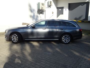 Mercedes E 220 - 3