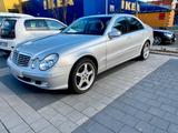Mercedes-Benz Mercedes E320 W211 - Mercedes-Benz E 320: W211