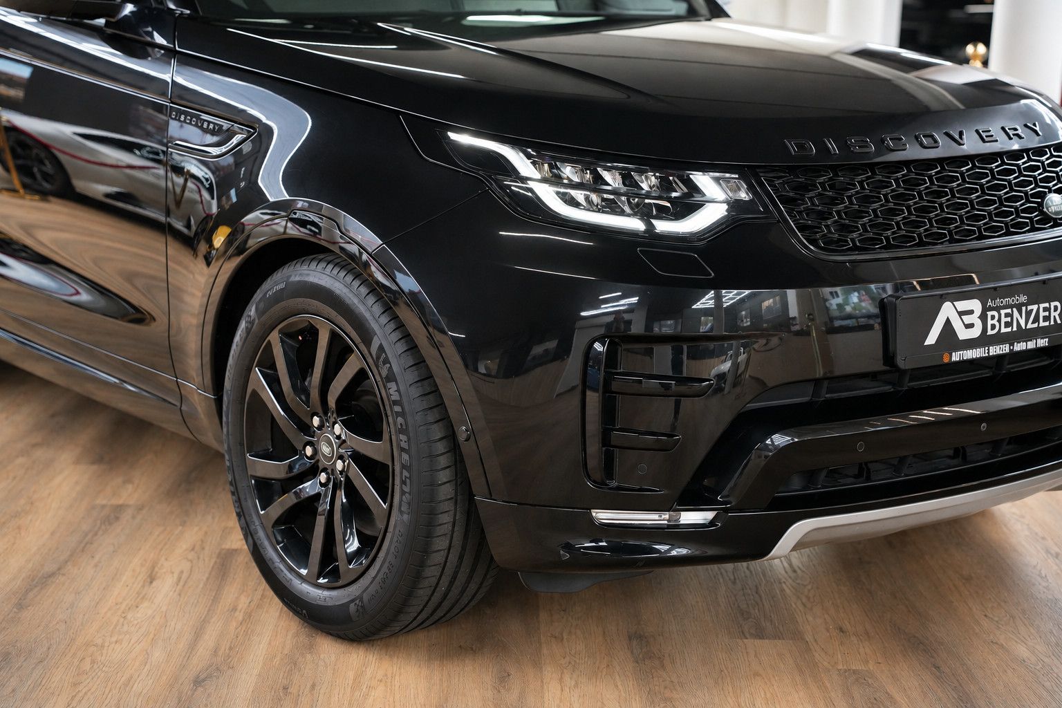 Fahrzeugabbildung Land Rover Discovery HSE V6 *7-Sitz*Panorama*HUD*Meridian*