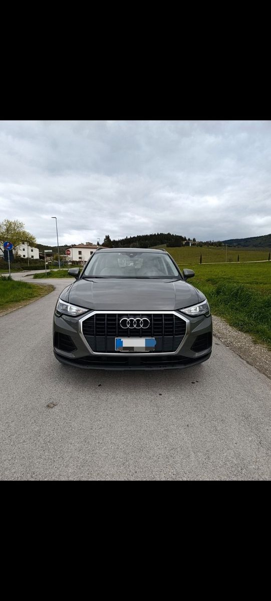 AUDI Audi Q3 35 TFSI Business Advanced