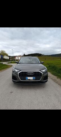 AUDI Audi Q3 35 TFSI Business Advanced