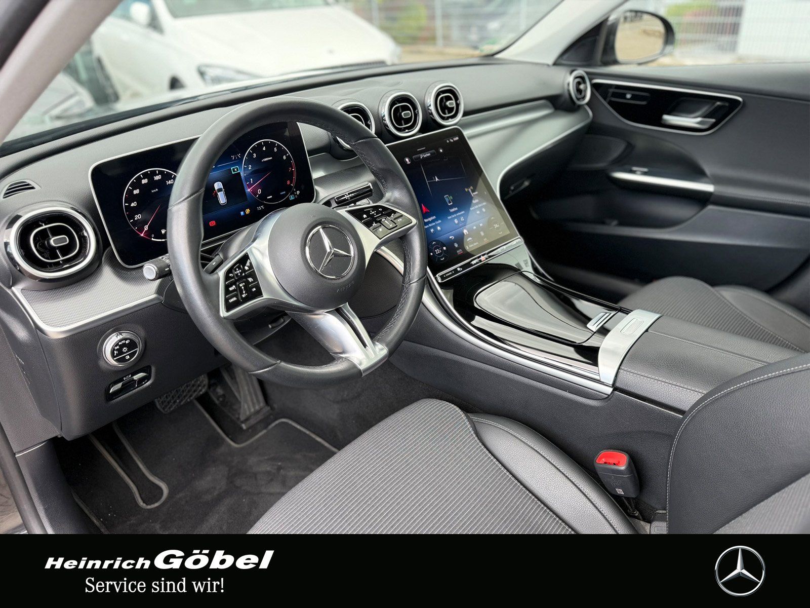 Fahrzeugabbildung Mercedes-Benz C 180 T Avantgarde*PANO*TOTWINKEL*LED*KAMERA*
