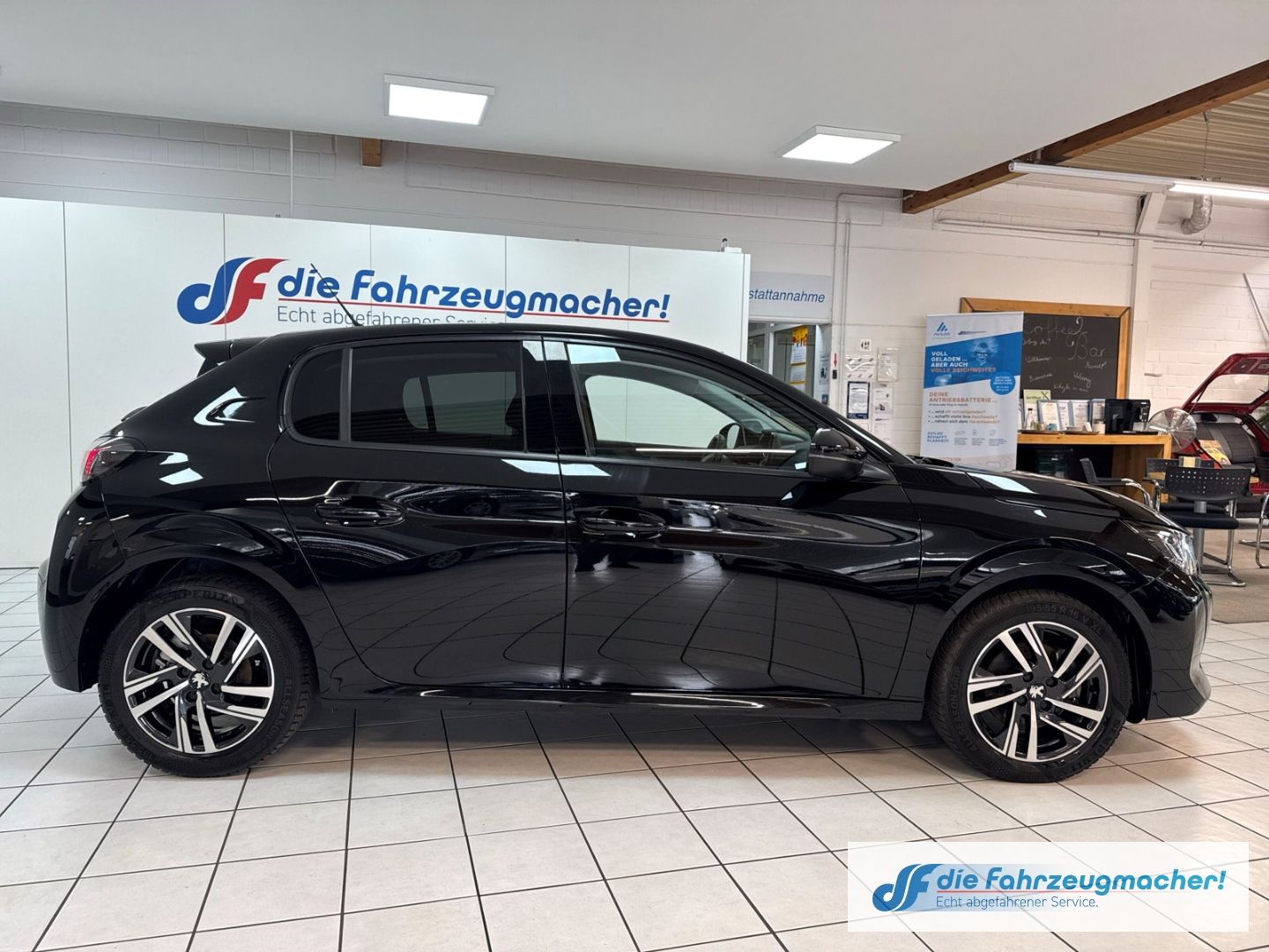 Fahrzeugabbildung Peugeot 208 Allure Navi LED Klimaautom Fahrerprofil DAB