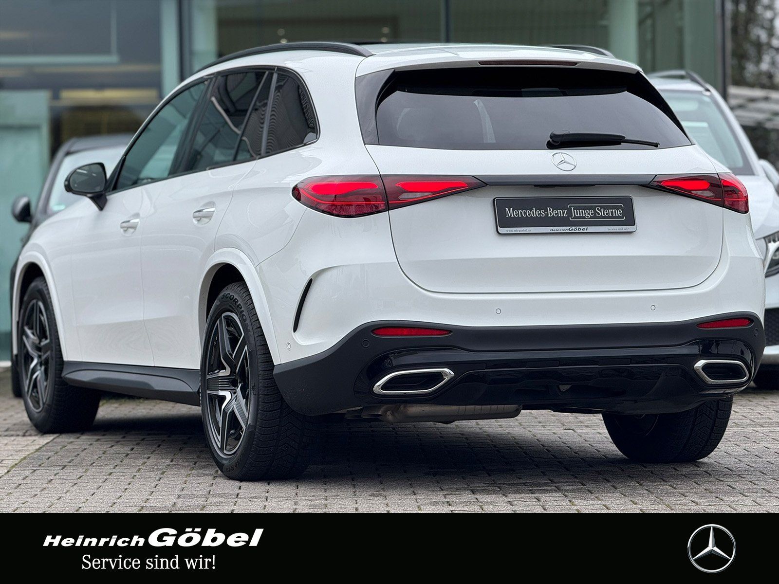 Fahrzeugabbildung Mercedes-Benz GLC 220 d 4M AMG*AHK*PANO*DISTRONIC*360°KAMERA