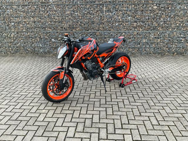 KTM 890 Duke R  Sondermodell