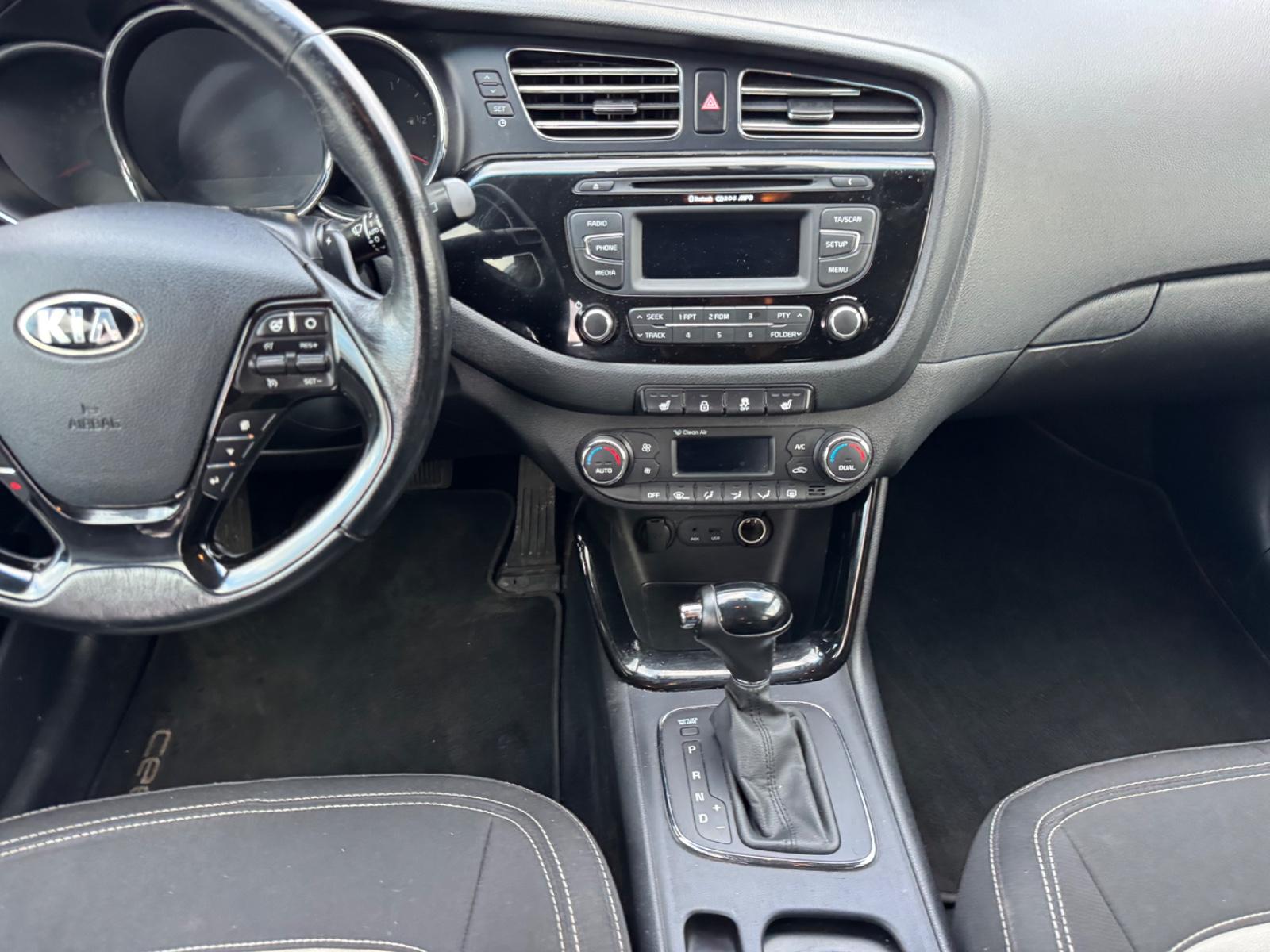 Kia cee'd 2012 — photo 20