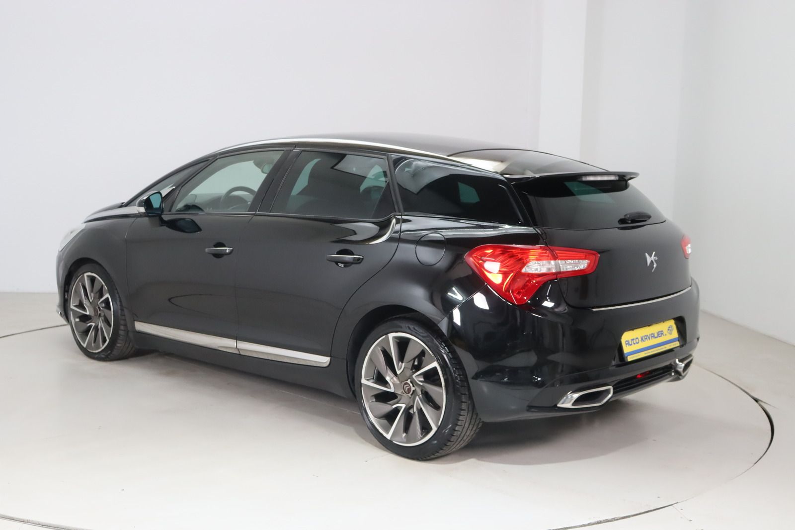 Fahrzeugabbildung DS Automobiles DS5 2.0 HDi SportChic * HUD * LEDER * Navi