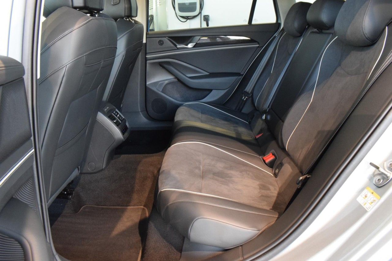 Volkswagen Passat Variant - Bild 8