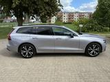 Volvo V60 B4 Ultra Dark *Massage, Head-Up, B&W* - Volvo V60 Jahreswagen