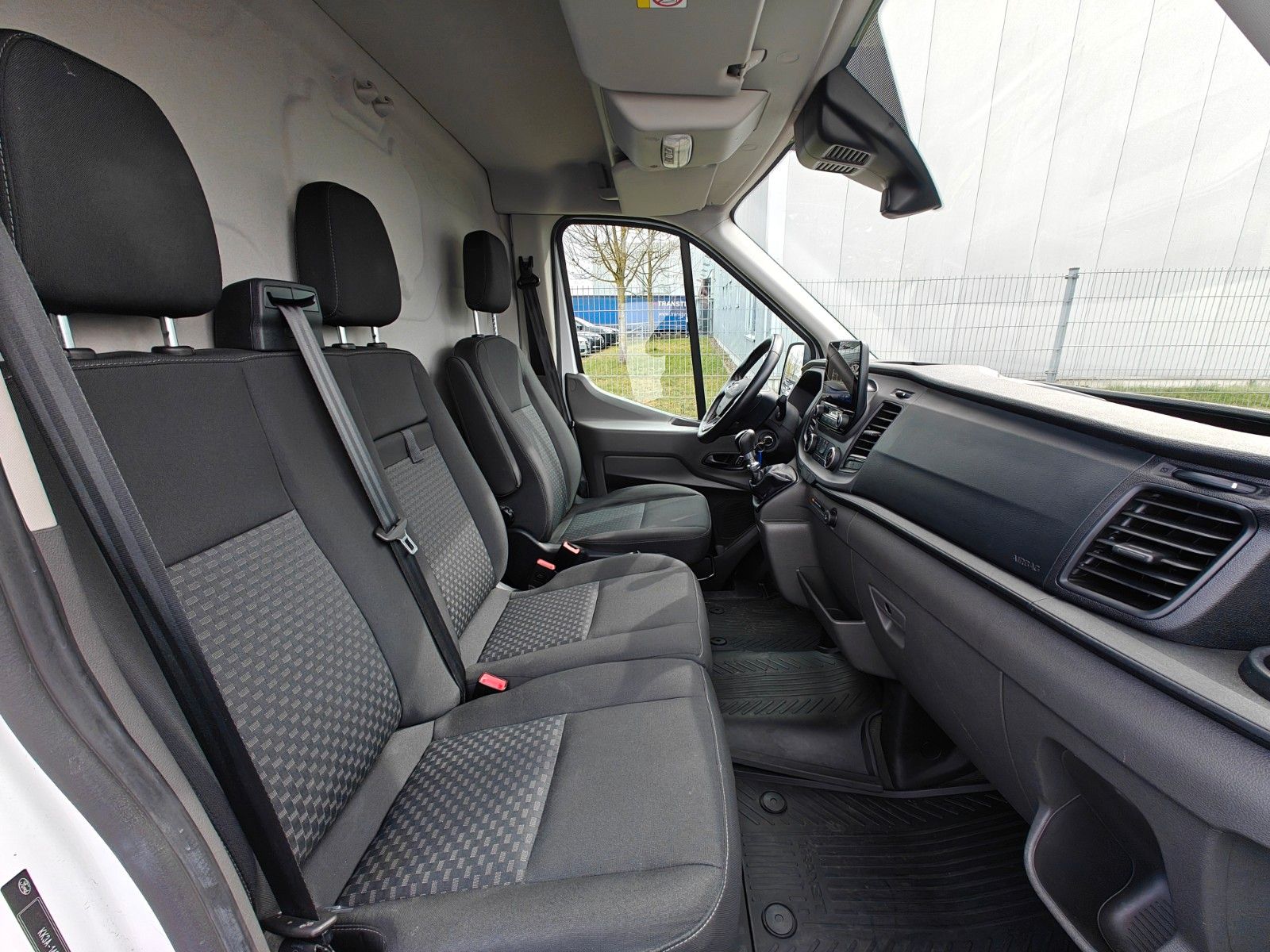 Fahrzeugabbildung Ford Transit Kasten 350EF L4 Trend, Navi, DAB, Kamera