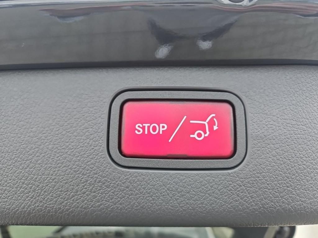 Fahrzeugabbildung Mercedes-Benz C 300 e T-Modell mit EQ Hybrid Technologie PDC