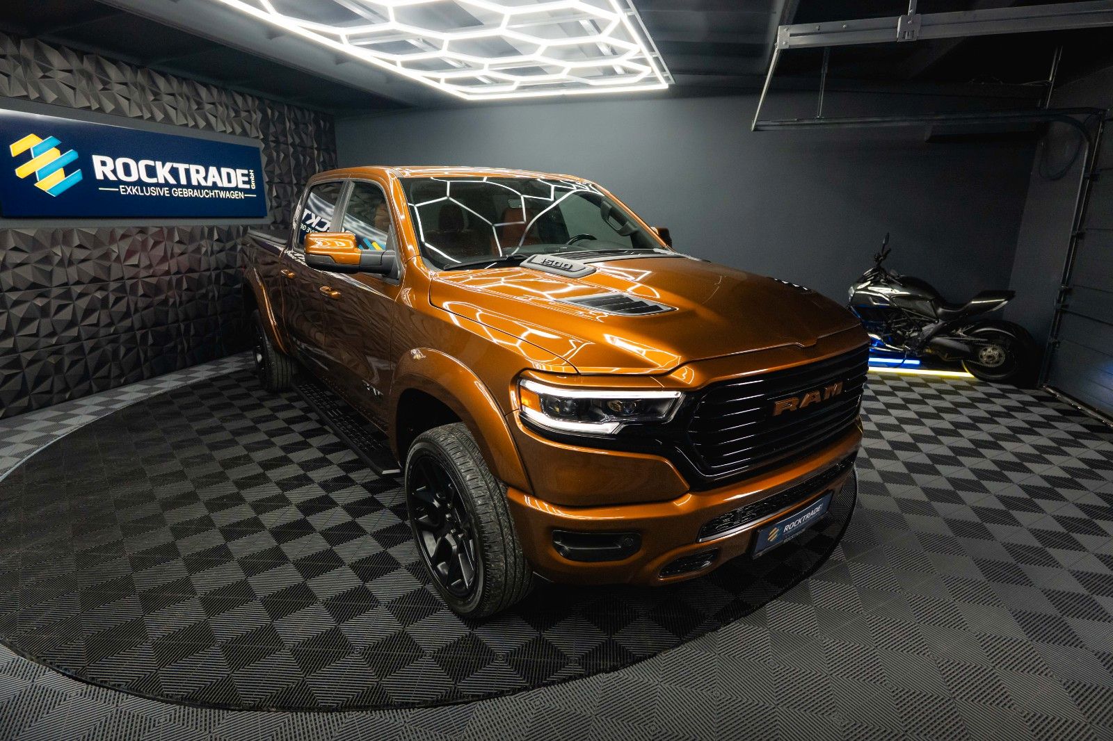 Fahrzeugabbildung Dodge RAM 5.7 V8 HEMI 4x4 COPPERHEAD Offroad LONGBED