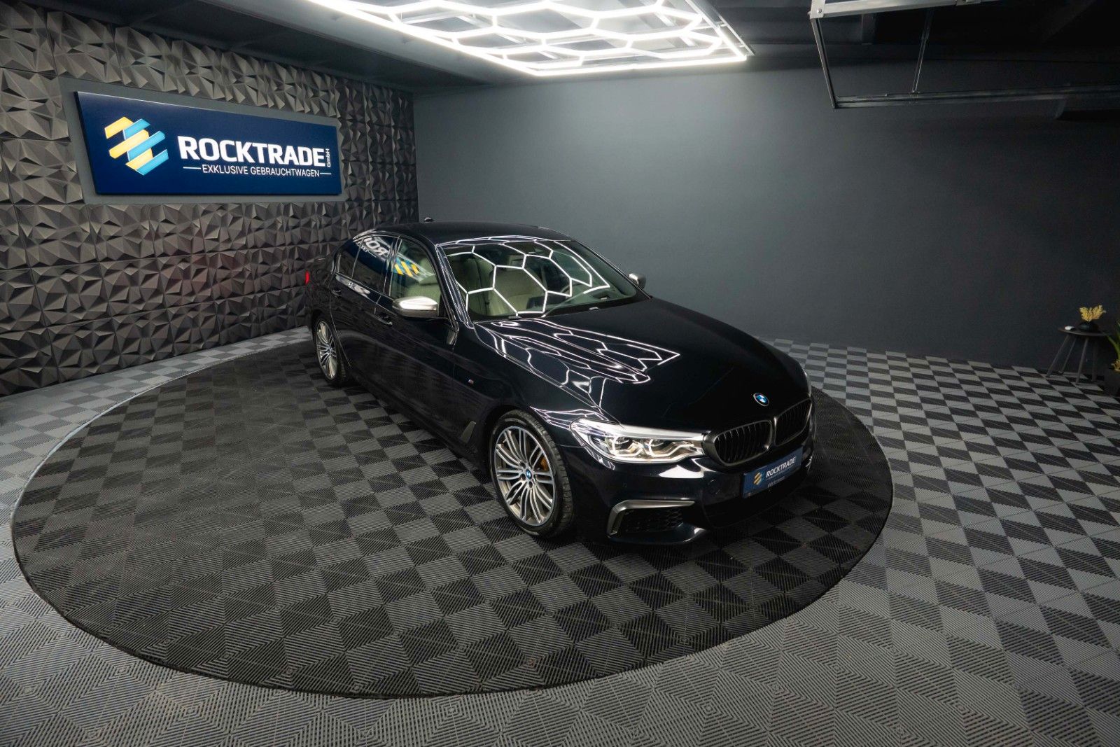 Fahrzeugabbildung BMW M550i xDrive Shadow Line | ACC | Massage | LED