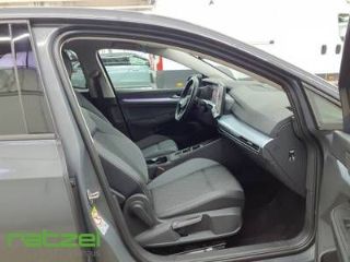 Fahrzeugabbildung Volkswagen Golf VIII Life 1,5 l eTSI OPF 110 kW (150 PS) DS