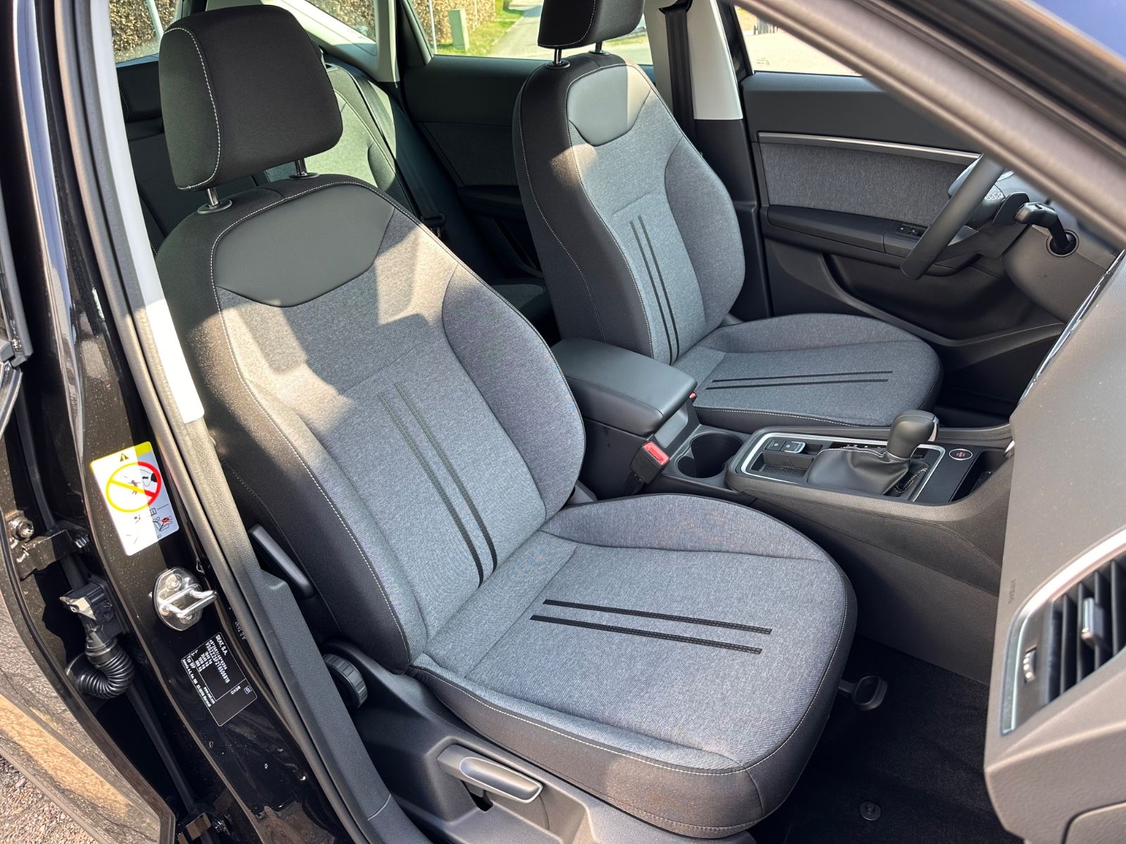 Fahrzeugabbildung SEAT Ateca 1.5 TSI Style DSG AHK/Navi/ACC/LED/SHZ/APP