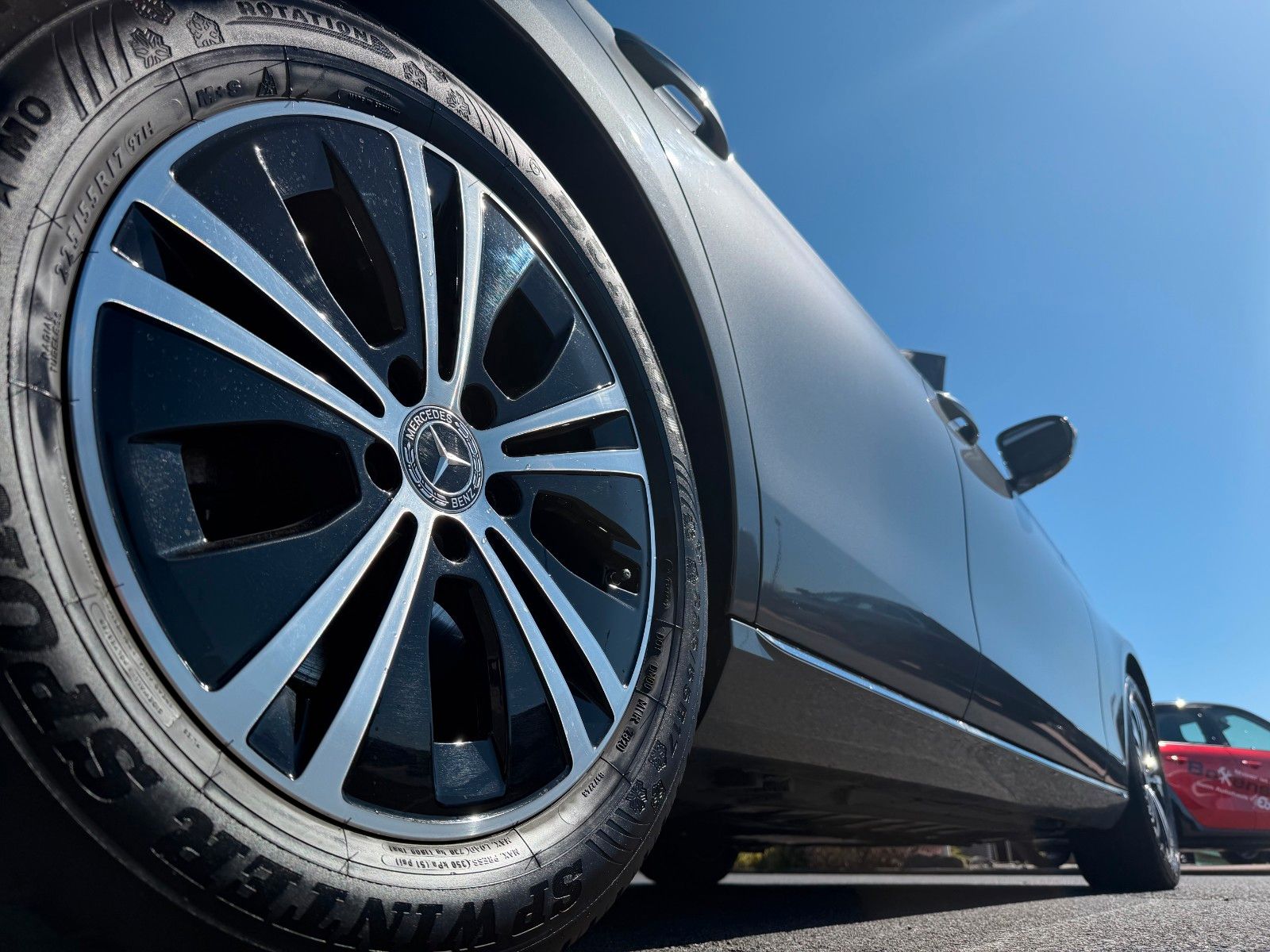 Fahrzeugabbildung Mercedes-Benz E 200 Avantgarde+RFK+Multibeam+Ambiente+