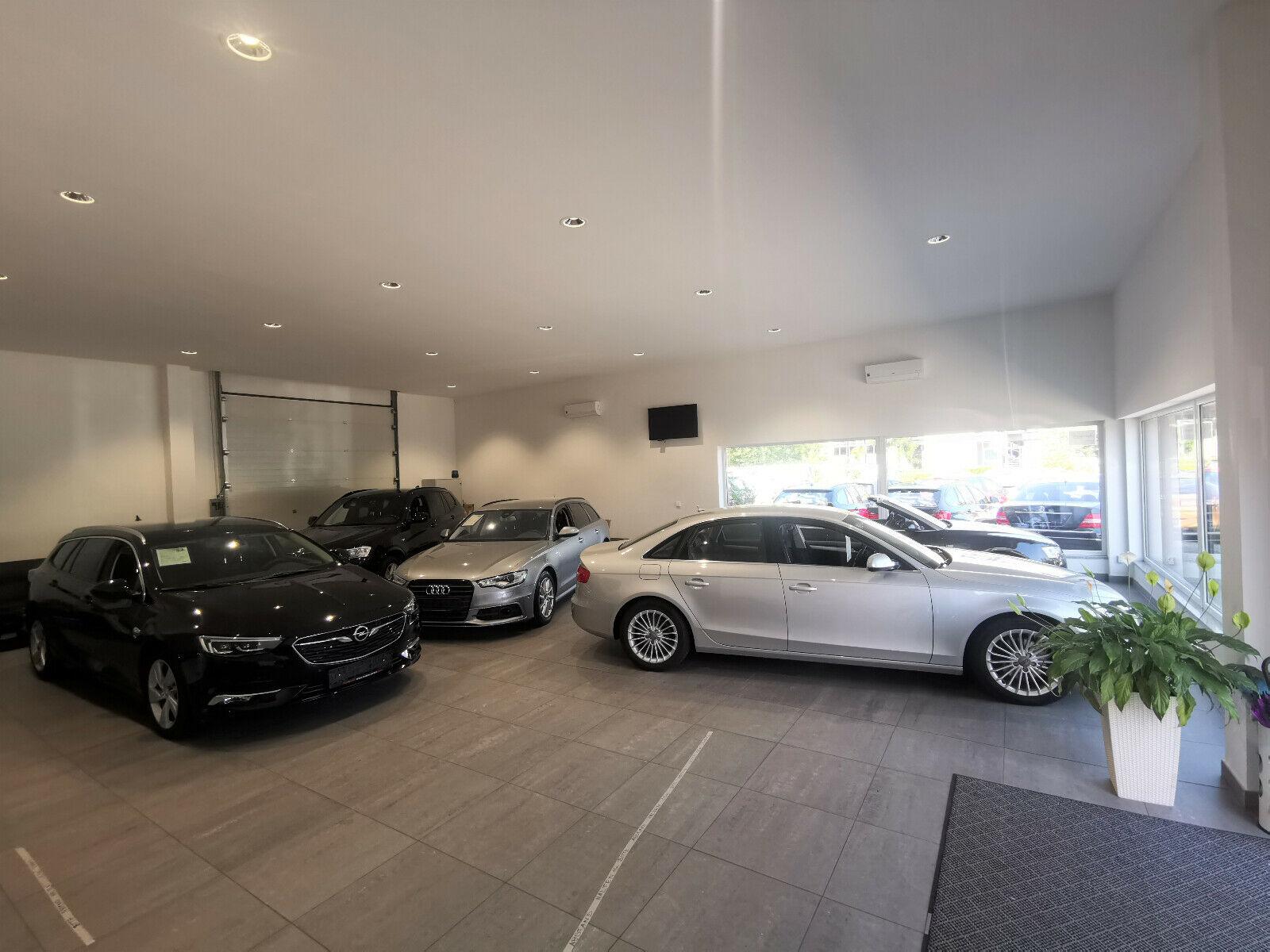 showroom-image-top