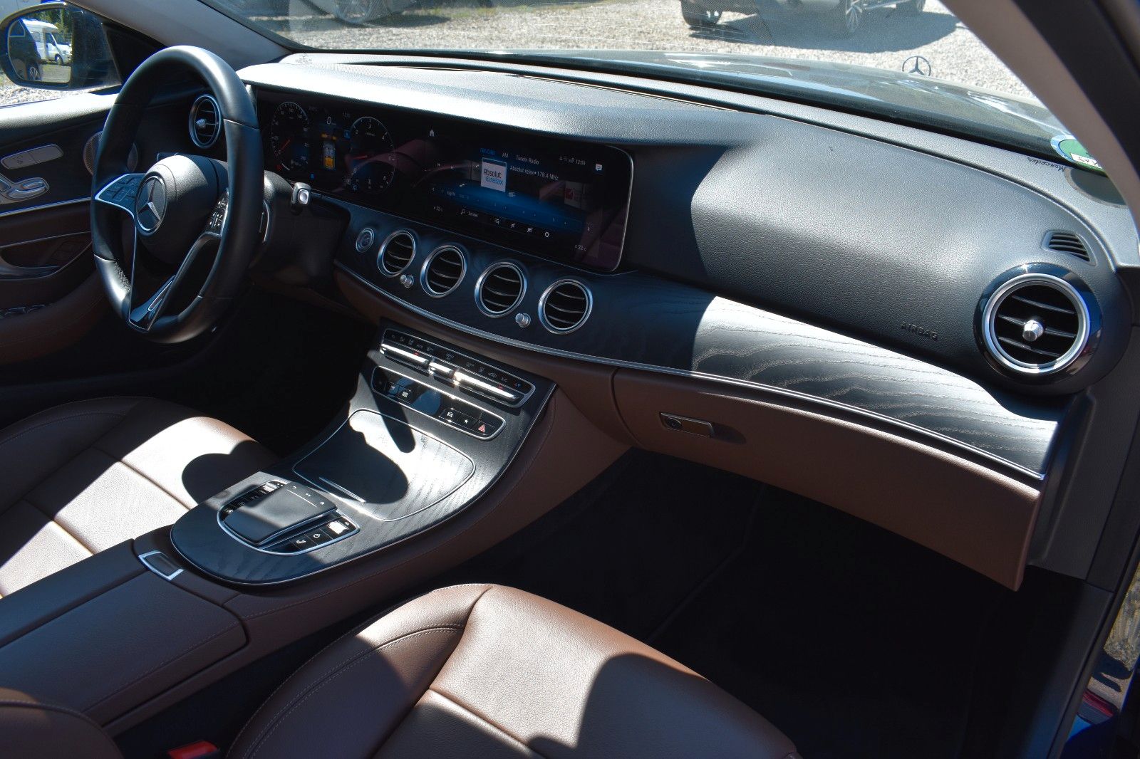 Fahrzeugabbildung Mercedes-Benz E 400 d T-Modell 4Matic AHK Burmester Leder