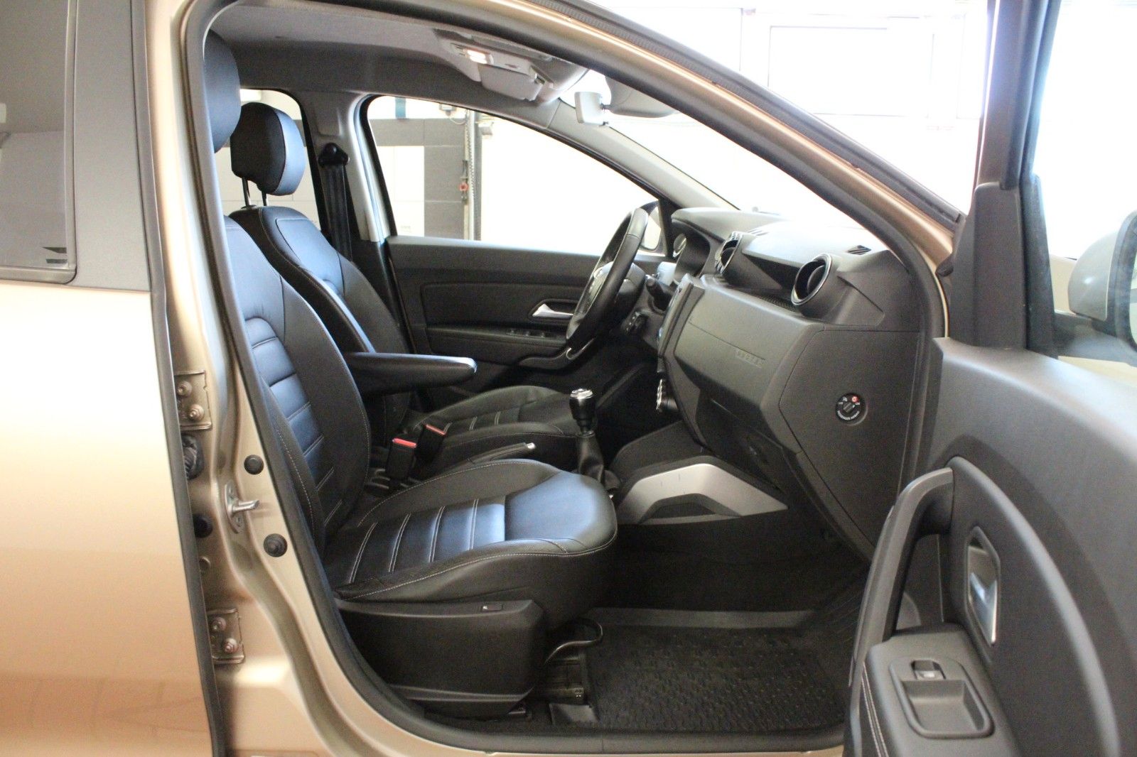 Fahrzeugabbildung Dacia Duster TCE 125 Prestige AHK*Leder *Navi
