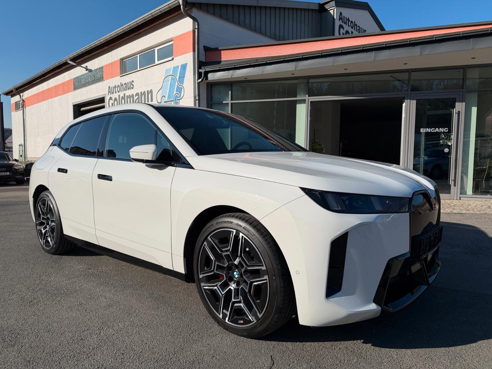 BMW iX xDrive45 M Sportpaket Pro UPE 96.390,- Euro