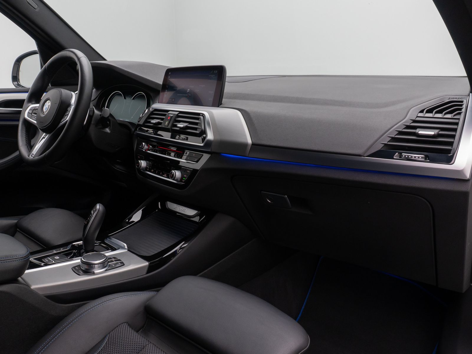 Fahrzeugabbildung BMW X3 xD20d M Sport HUD DisplKey DAB Alarm HiFi 20"