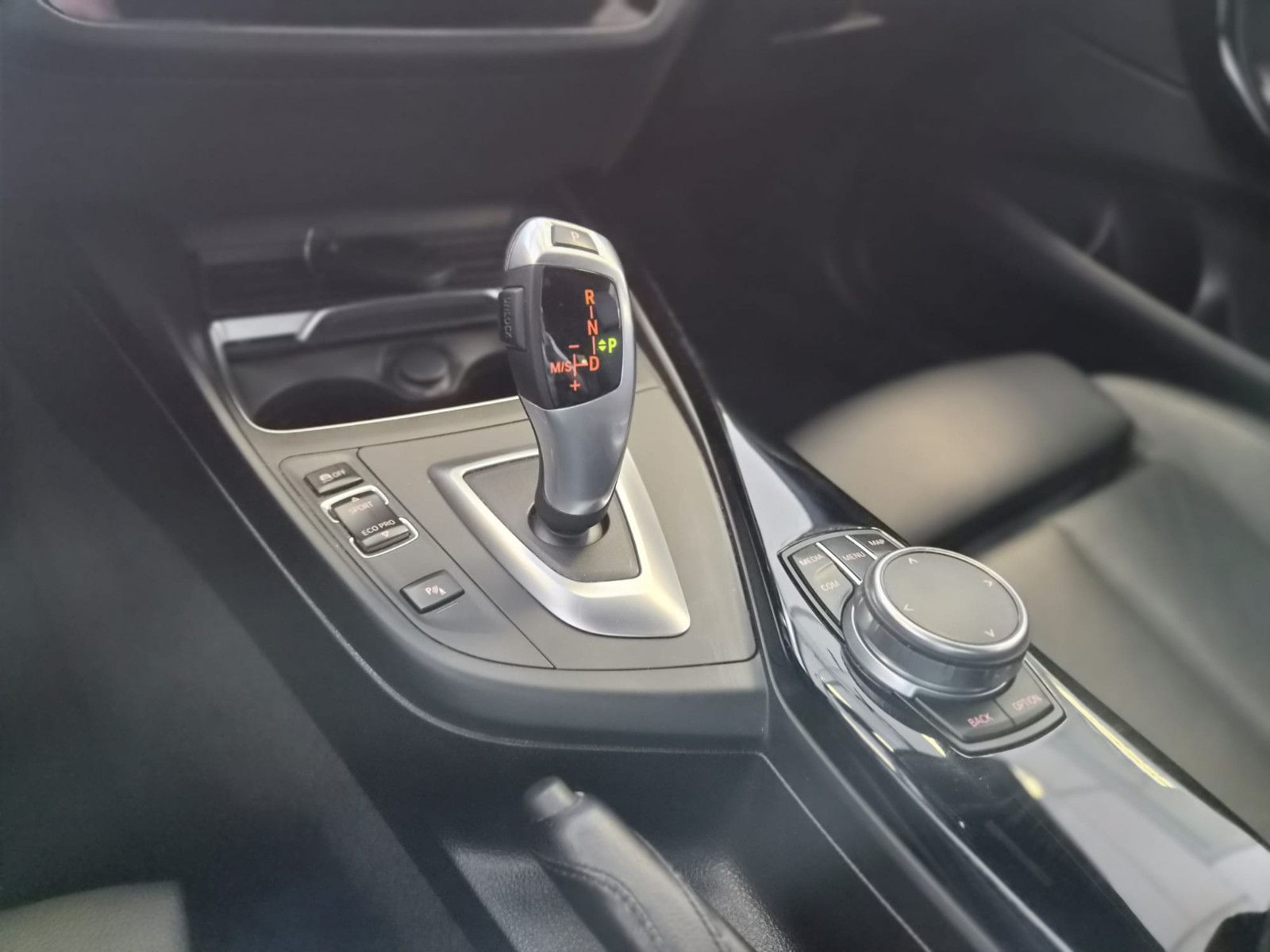 Fahrzeugabbildung BMW 120i Edition Sport Line Shadow/NAVI / AUTOMATIK