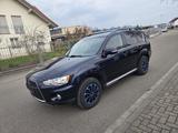 Mitsubishi Outlander Instyle 4WD 4X4 - blaue Mitsubishi Outlander