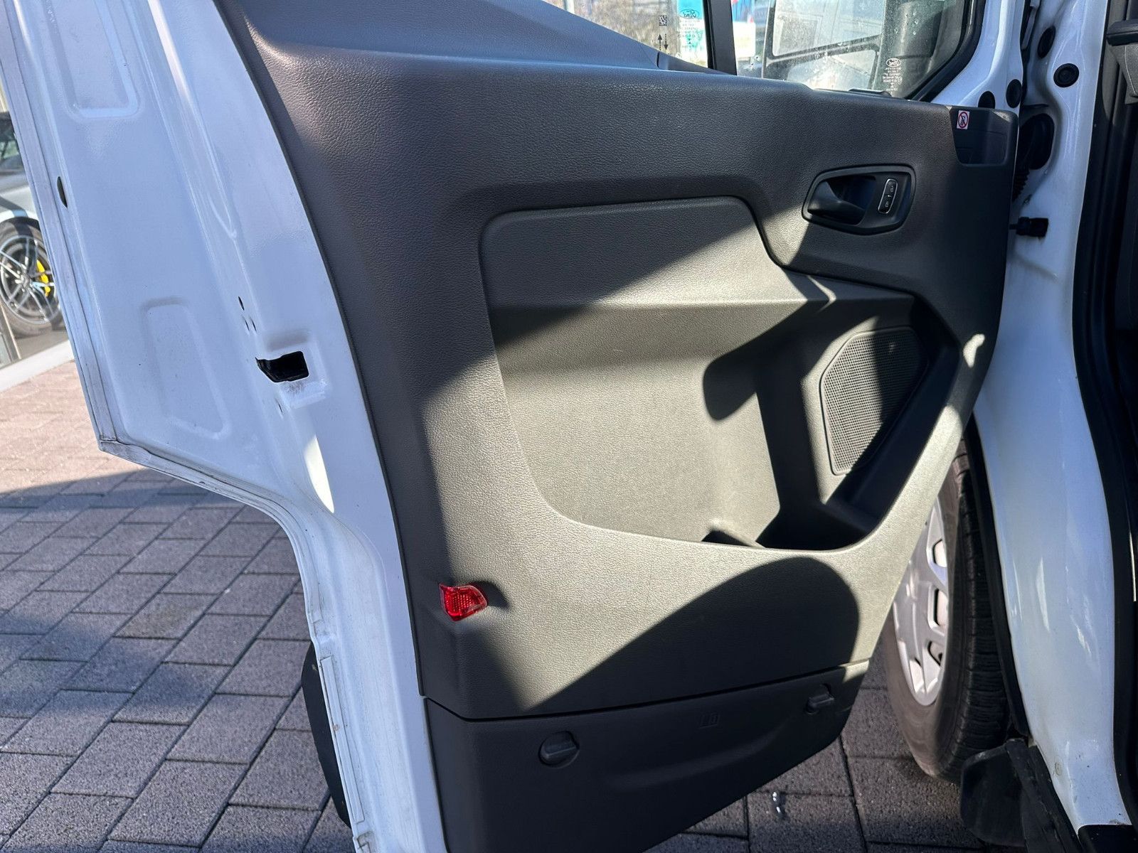 Fahrzeugabbildung Ford TRANSIT 350 L3H2 *AUTOMATIC*LADEFLÄCHE KLIMA