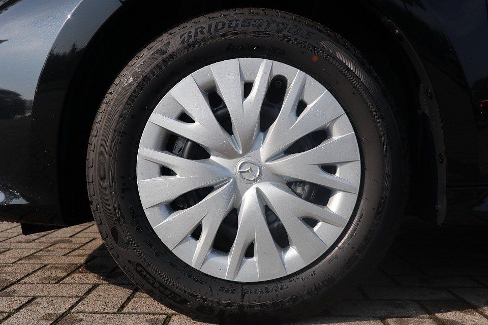 Fahrzeugabbildung Mazda 2 Hybrid Prime-Line 1.5L VVT-i 116 PS CVT ACAA R