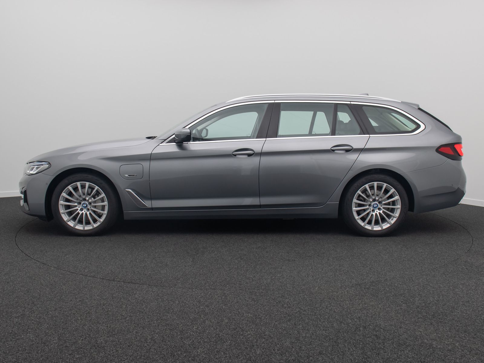 Fahrzeugabbildung BMW 530e xD  Kamera Laser HUD DAB H/K Komfort Alarm