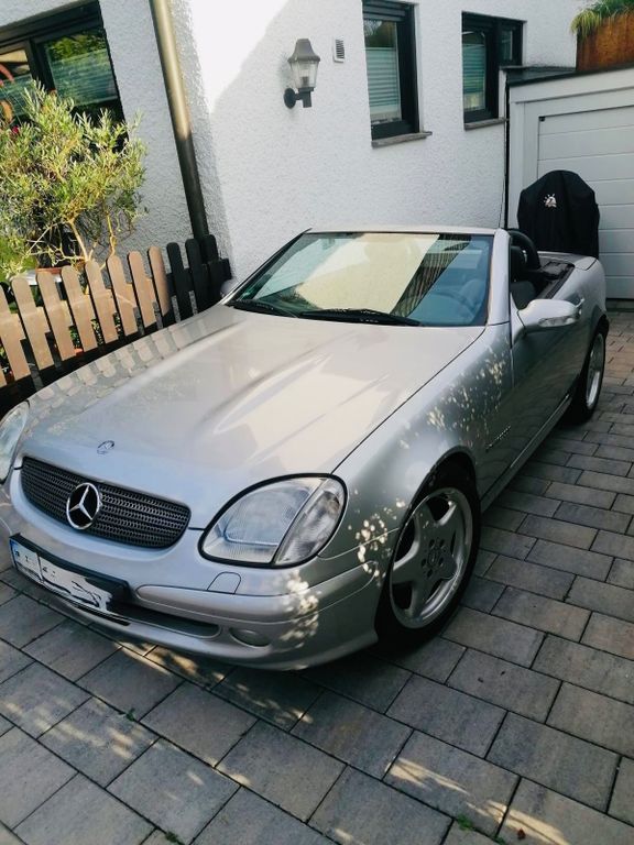 Mercedes-Benz SLK 230