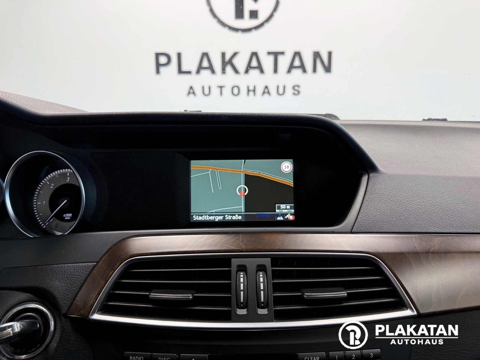Fahrzeugabbildung Mercedes-Benz C 180CDI T-Model Bi-Xenon Automatik NAVI AHK