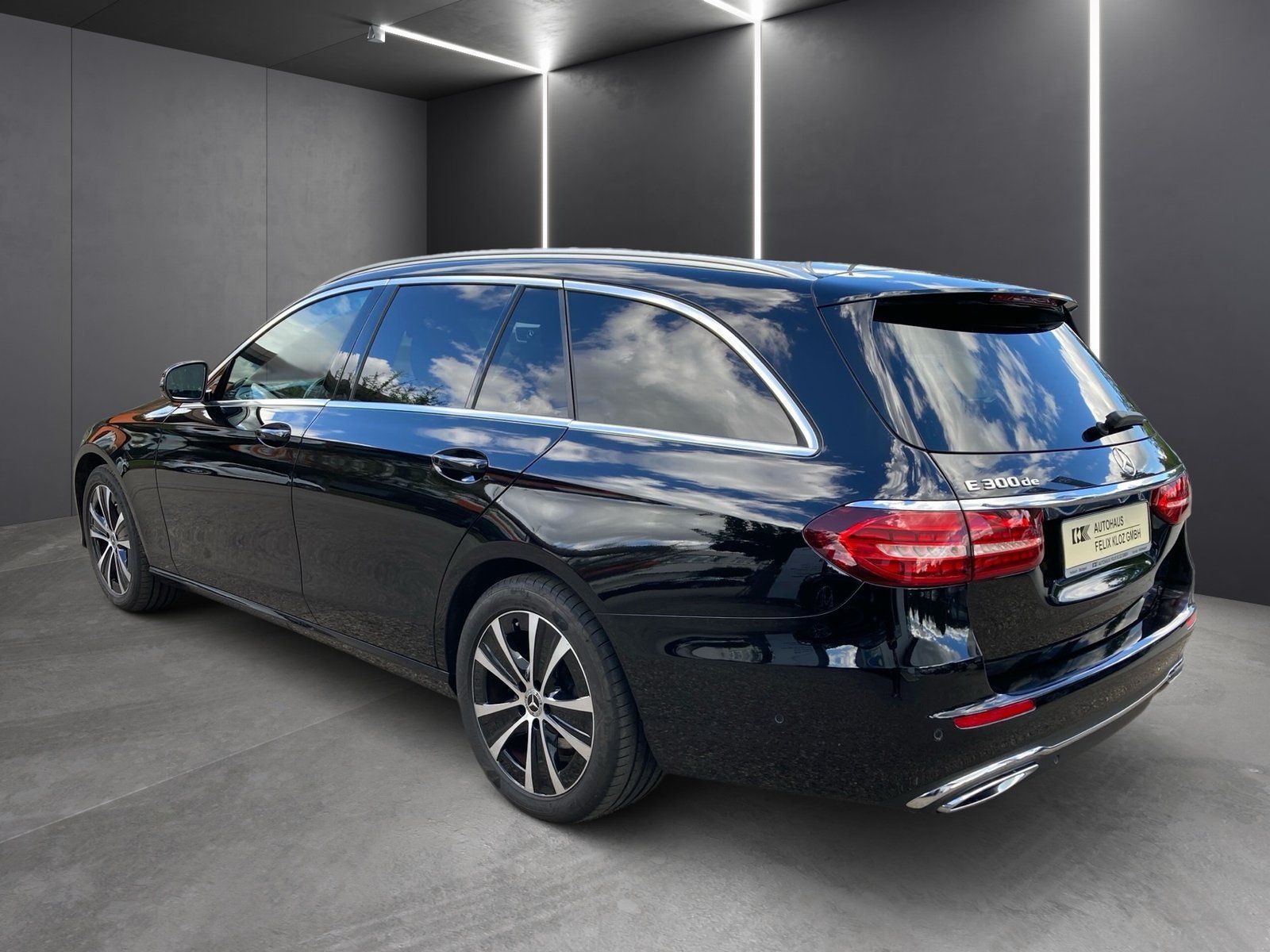 Fahrzeugabbildung Mercedes-Benz E 300 T de Avantgarde*Distronic*AHK*Totwink*Cam*