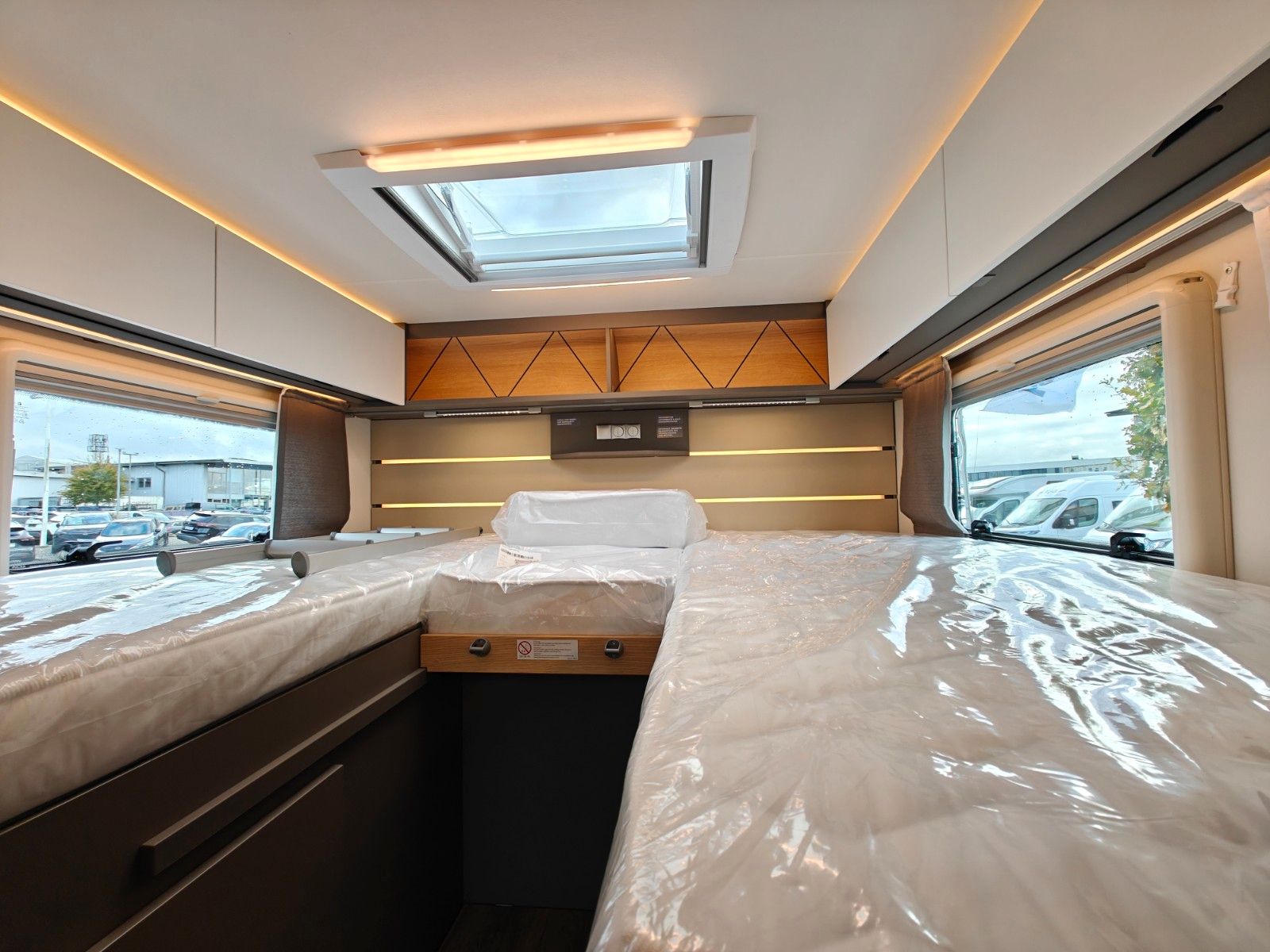 Fahrzeugabbildung LMC Tourer T 660 G -  663 70 Jahre, 140PS -